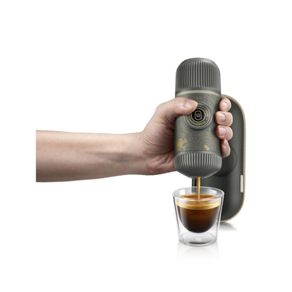 Еспресо-кавоварка портативна Wacaco Nanopresso темно-сіра з чохлом
